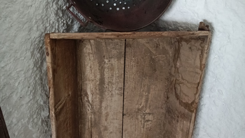 SARTEN HONDA PERFORADA Y ARTESA DE MADERA