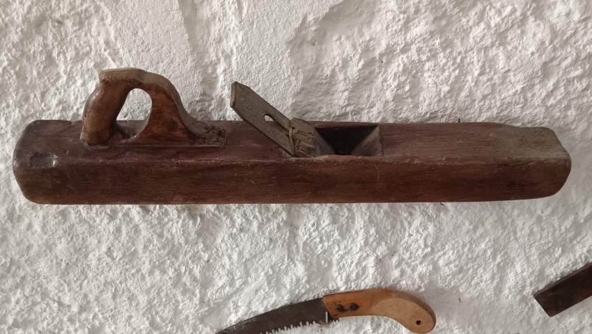 GARLOPA Y SERRUCHO DE MARQUETERIA ANTIGUO